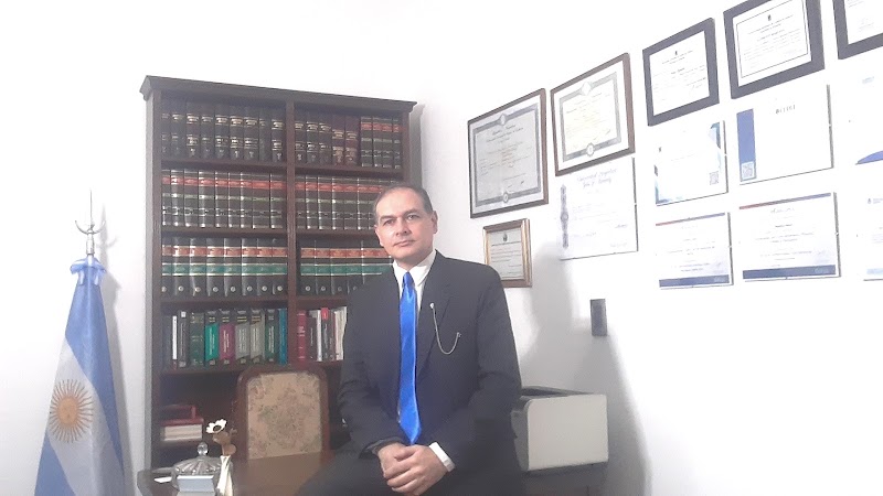 Ramiro Vélez - Abogado especializado en resolución de conflictos — Buenos Aires