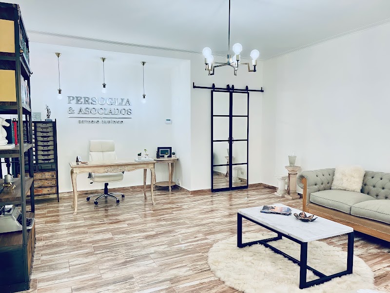 Persoglia & Asoc + que Abogados — Munro