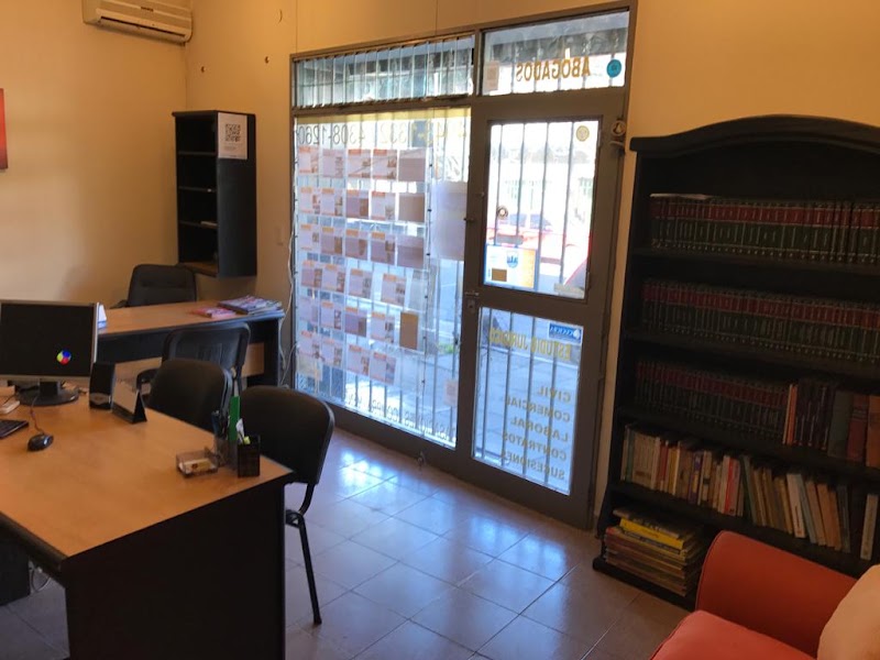 Nesnech & Assoc. - Lawyers - Real Estate — Buenos Aires