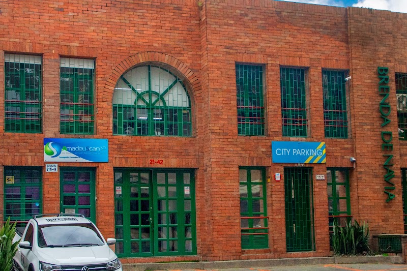 PUERTA Y CASTRO — Cali