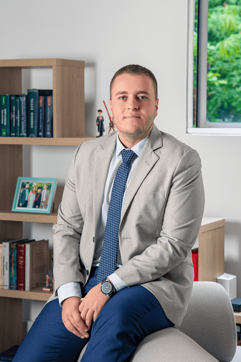 MONSALVE Y POSADA ABOGADOS E INMOBILIARIA — Medellín