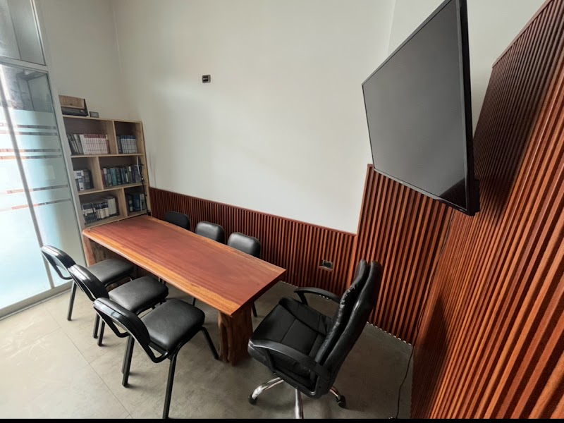 Juridika Soluciones Estudio de Abogados — Av Tullumayo 280