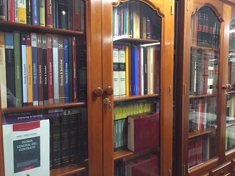 León, Santillán y Bustamante Abogados — Cajamarca