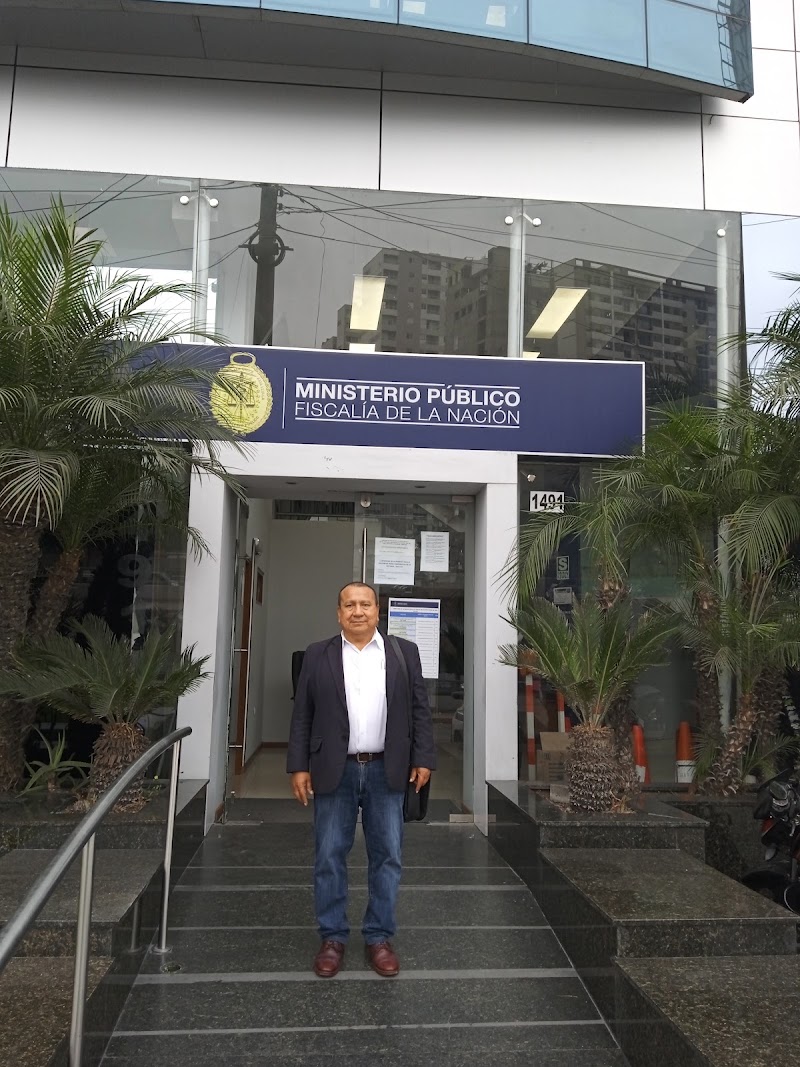 ABOGADOS & CONSULTORES — San Luis