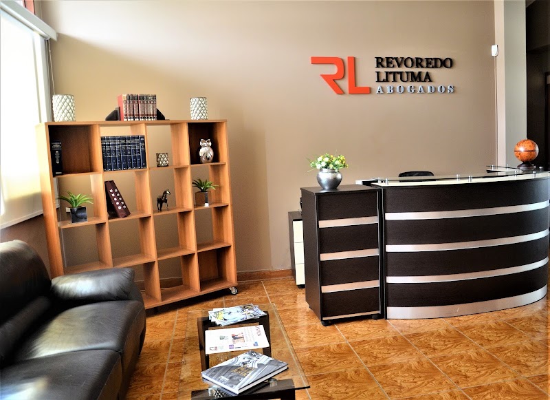 Estudio de Abogados Revoredo Lituma — Santiago de Surco