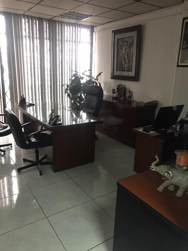 GRUPO LITIS - Abogados Especialistas — Quito