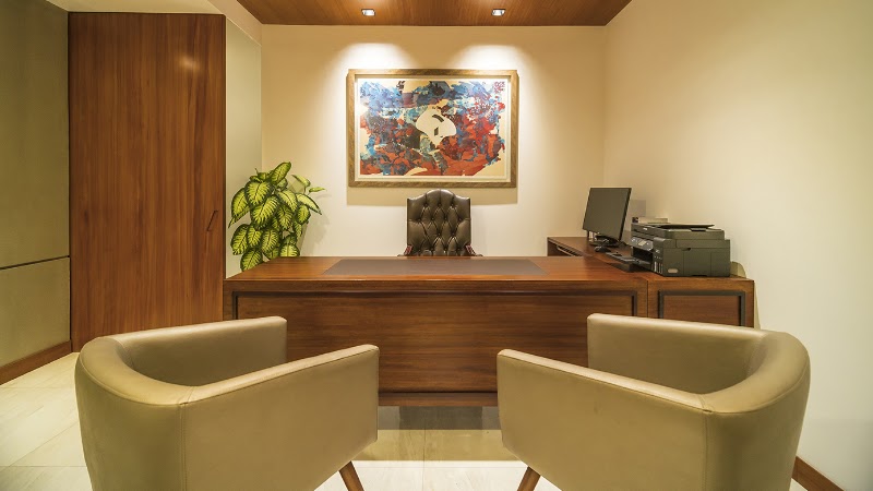 Larrea & Compañia Abogados — Quito