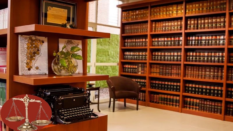 Dr. Carlos Torrealba (Abogado Penalista, Civil y Mercantil ) — Caracas