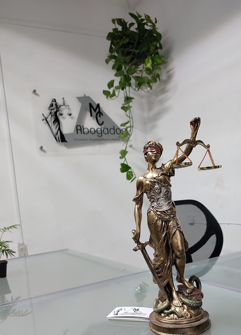 Abogados, asesoría y defensa legal, MC — Guadalajara