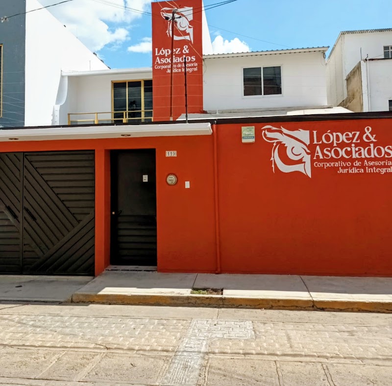 Corporativo de asesoría jurídica integral López y Asociados