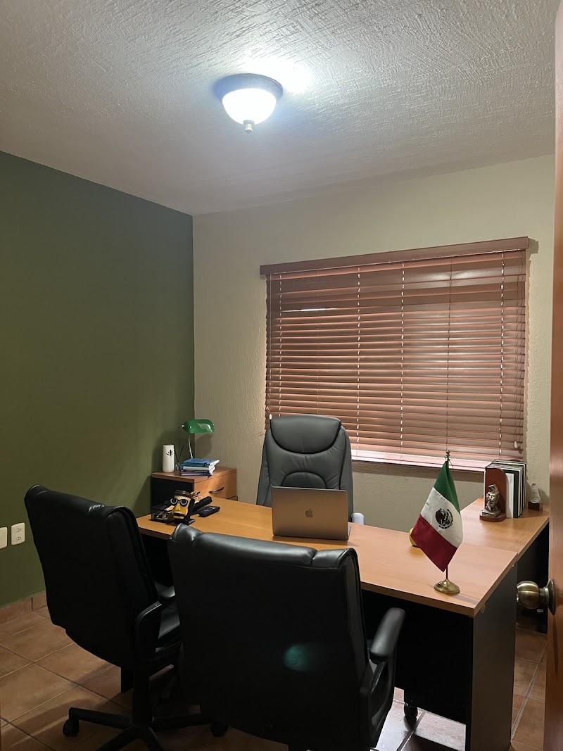 Téllez, Noriega, Ruiz. Abogados. — Santiago de Querétaro