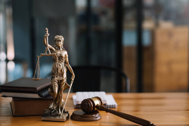 ROBLES & URQUIZA ABOGADOS. — León de los Aldama