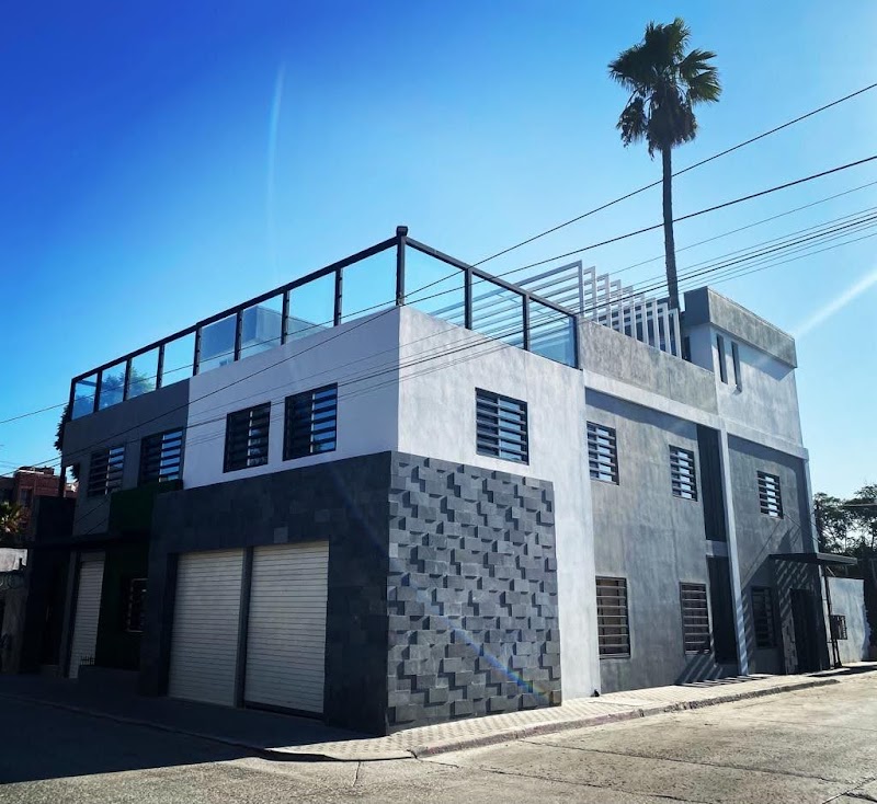 Lic. Jazmín Martinez (Abogada)