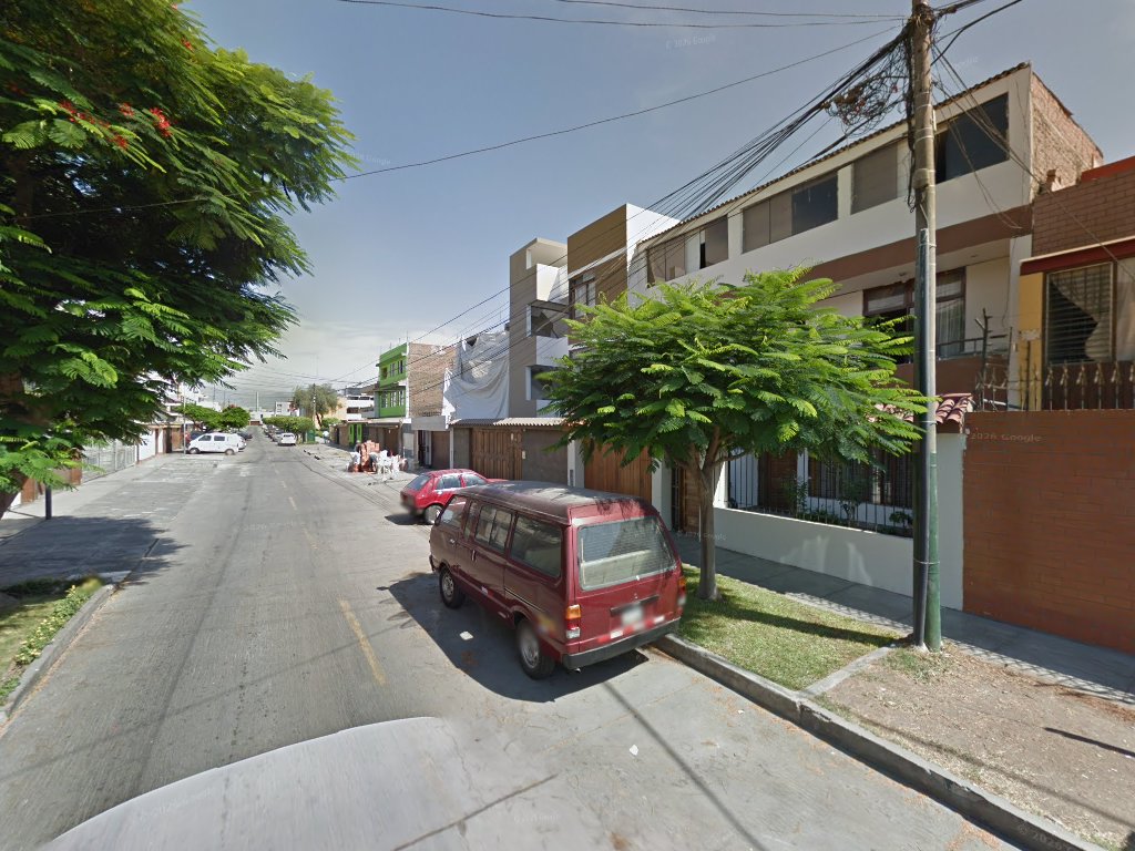 Estudio Lázaro Abogados & Consultores EIRL — La Victoria LIMA 13