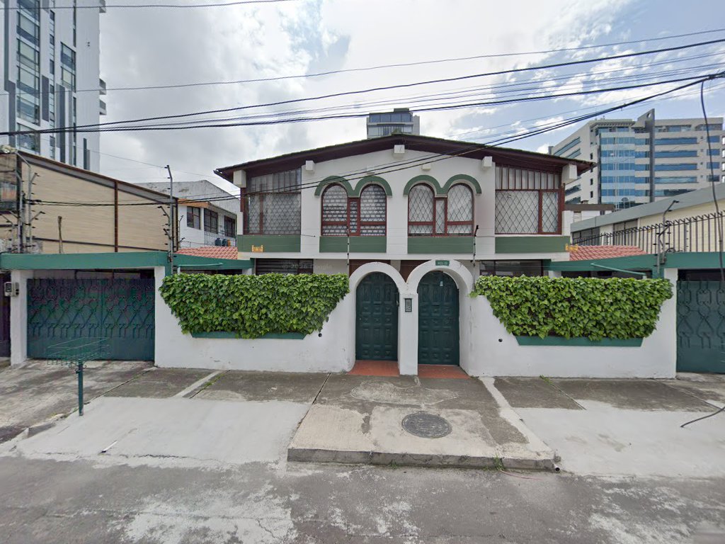 IP ASESORES LEGALES — Quito